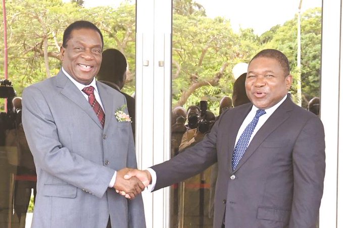 President Nyusi on a state visit to Zimbabwe