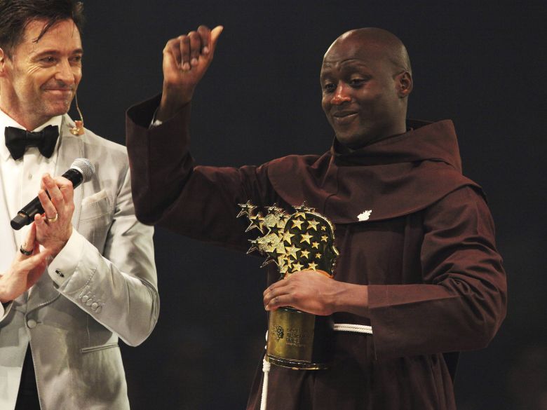 Kenyan Science Teacher Peter Tabichi Wins Global Prize