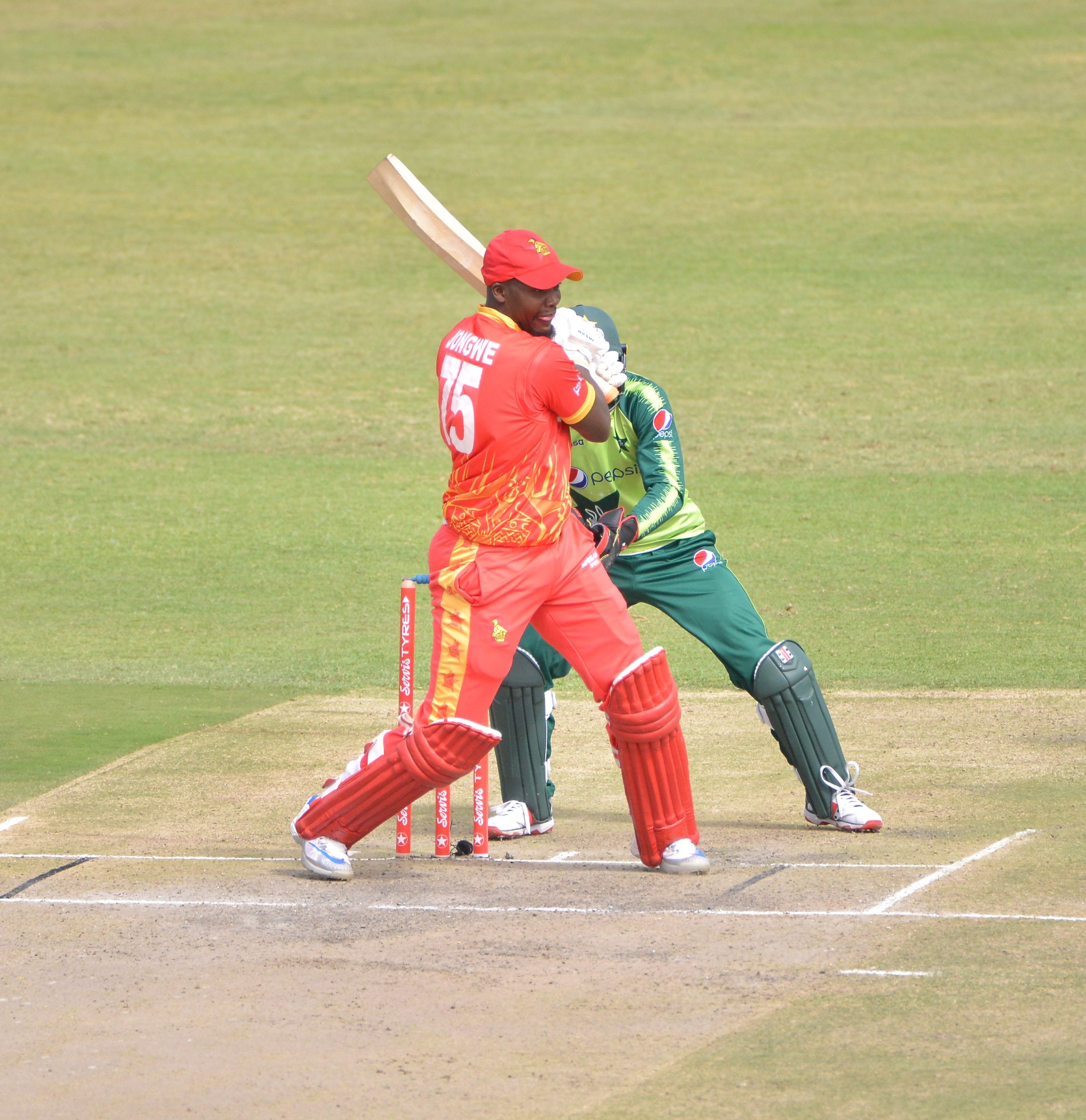 Zimbabwe fluff chance to beat Pakistan in first T20I